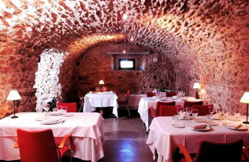 Arcs De Monells - Adults Only Otel Restoran fotoğraf